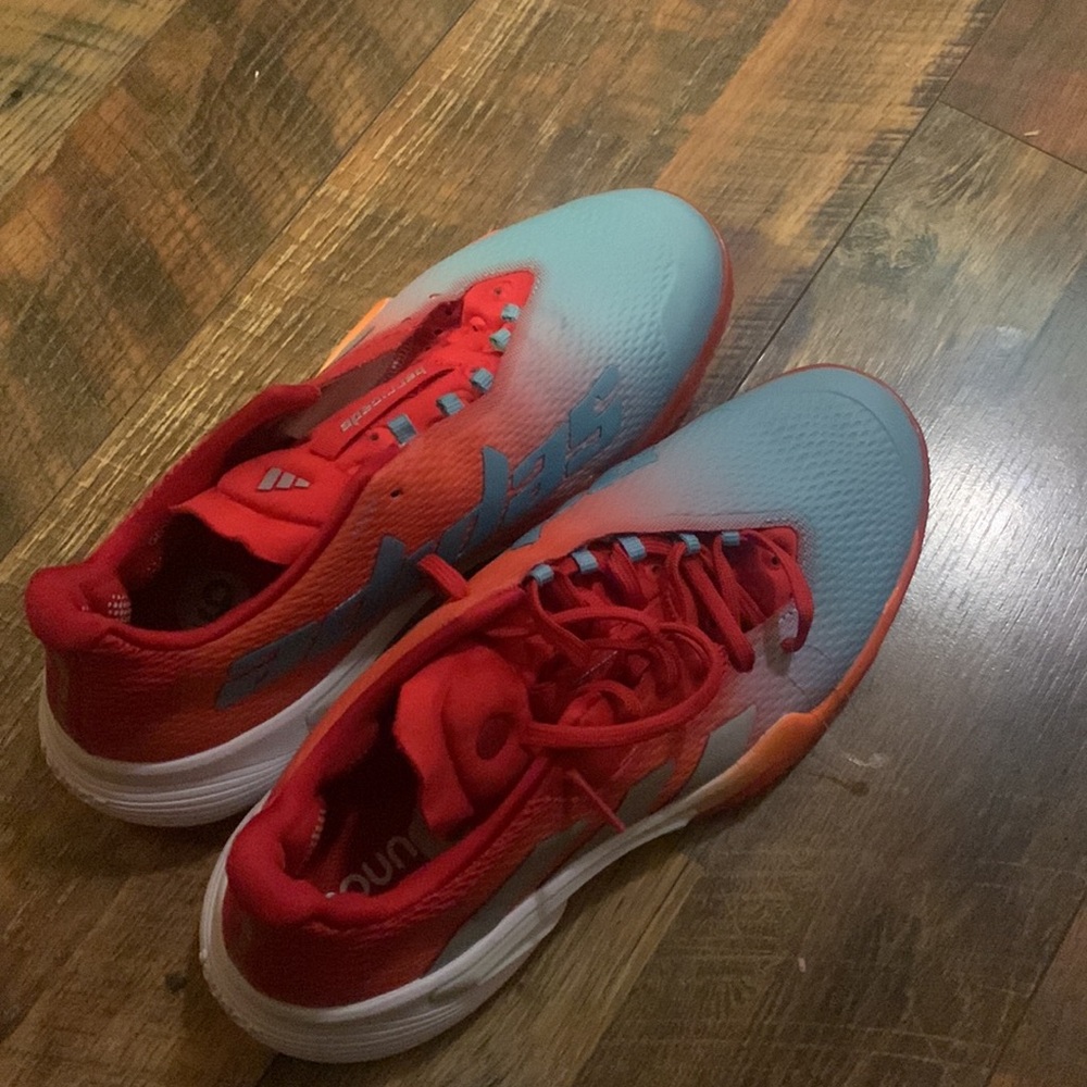 Adidas size9 shoes